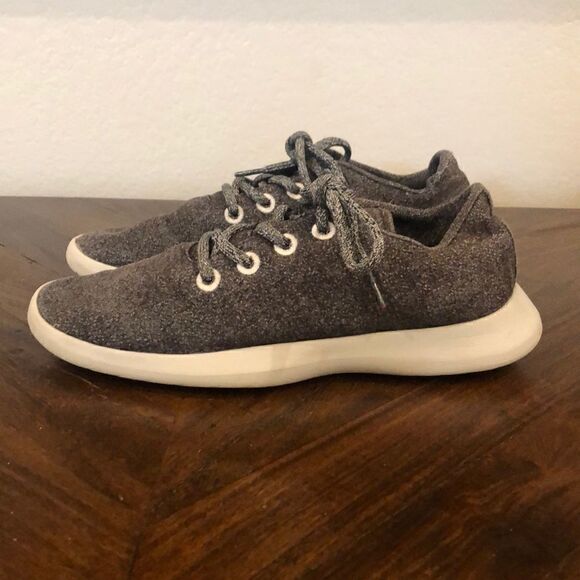 Steve Madden gray tennis shoes - Picture 1 of 3
